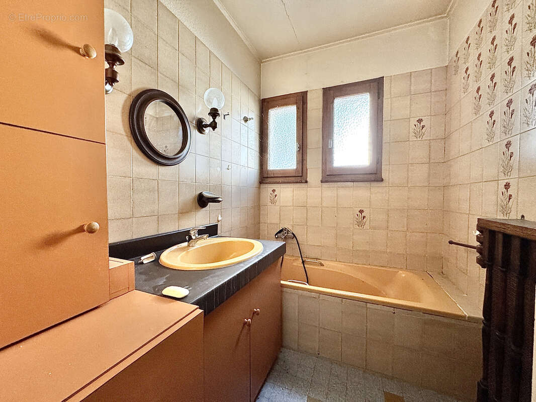 Maison à VILLE-LA-GRAND