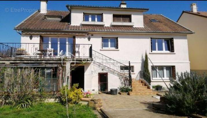 Maison à BRIE-COMTE-ROBERT