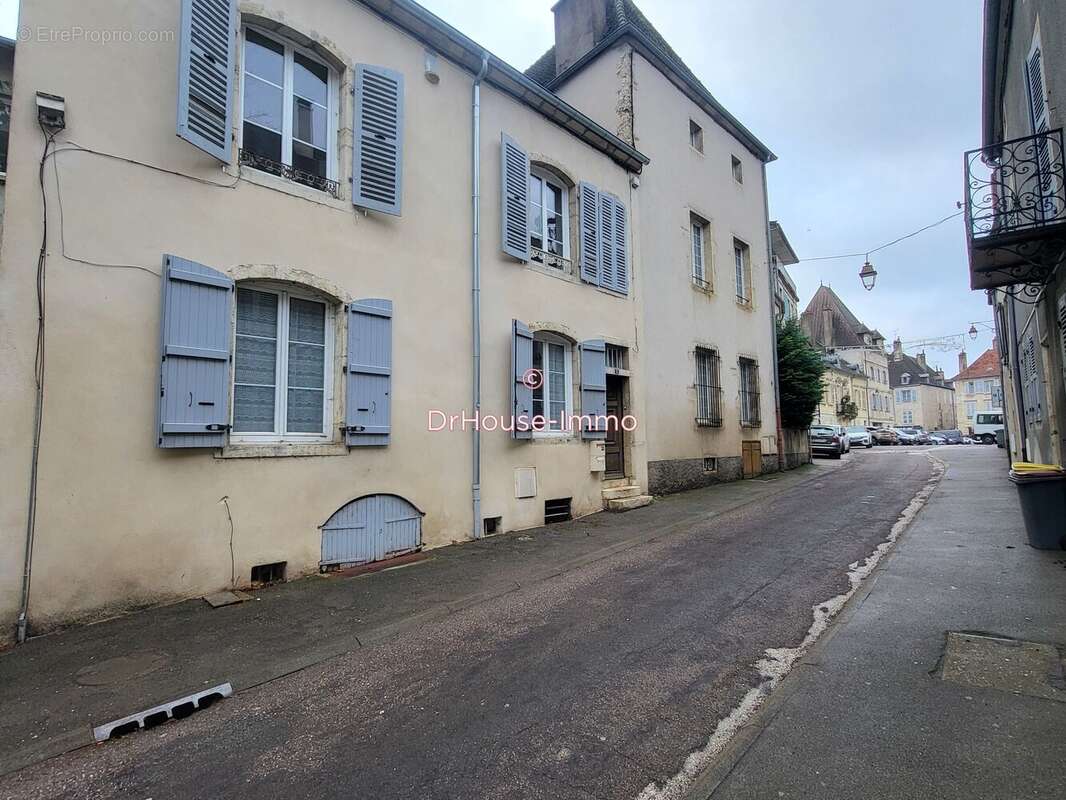 Appartement à GRAY