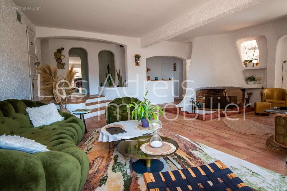 Maison à LES ADRETS-DE-L&#039;ESTEREL