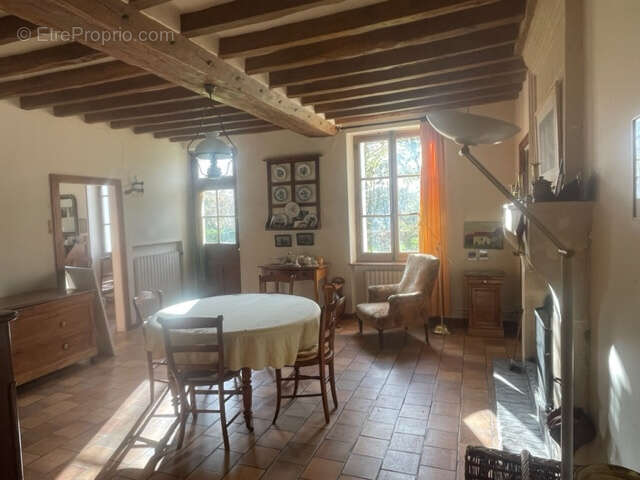 Maison à CONDE-SUR-HUISNE