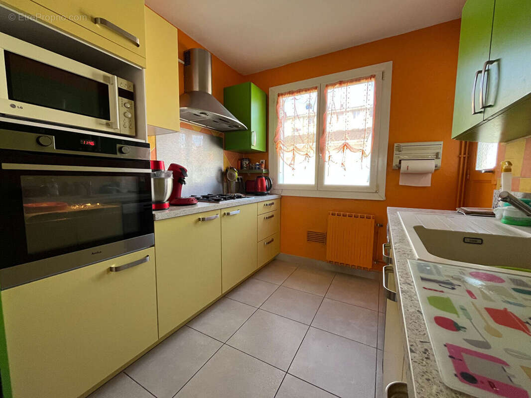 Appartement à GUILHERAND-GRANGES