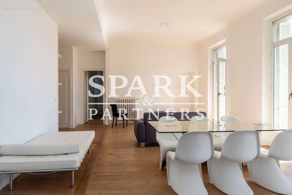 Appartement à ROQUEBRUNE-CAP-MARTIN