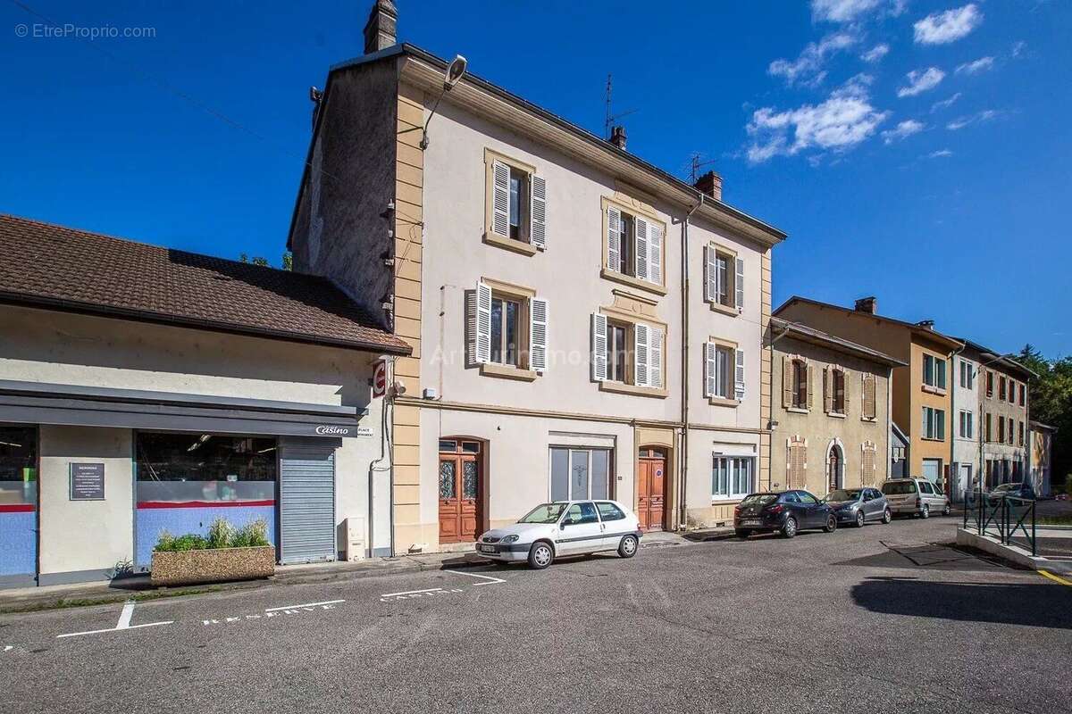 Appartement à VIRIEU-LE-GRAND