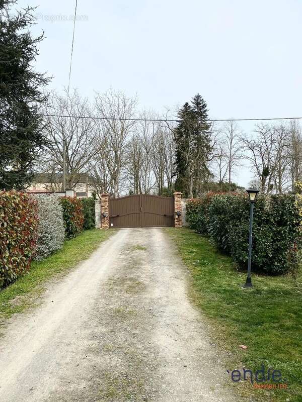 Maison à GARNAT-SUR-ENGIEVRE