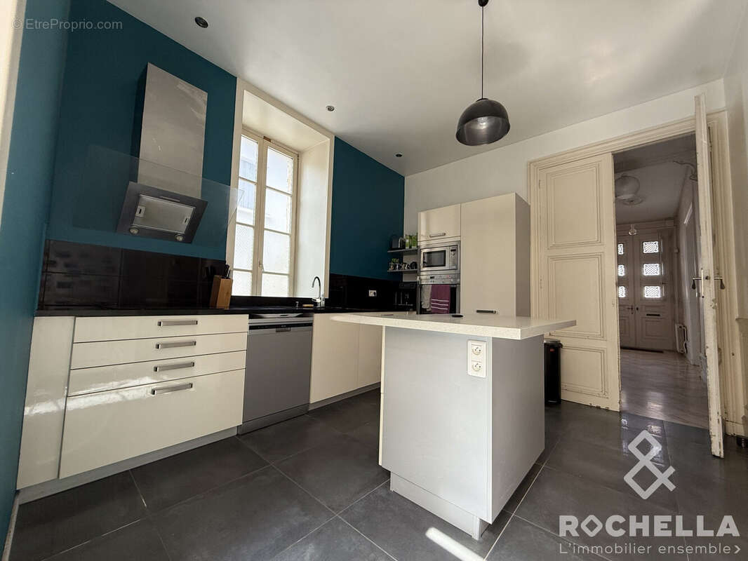 Maison à SAINT-JEAN-D'ANGELY