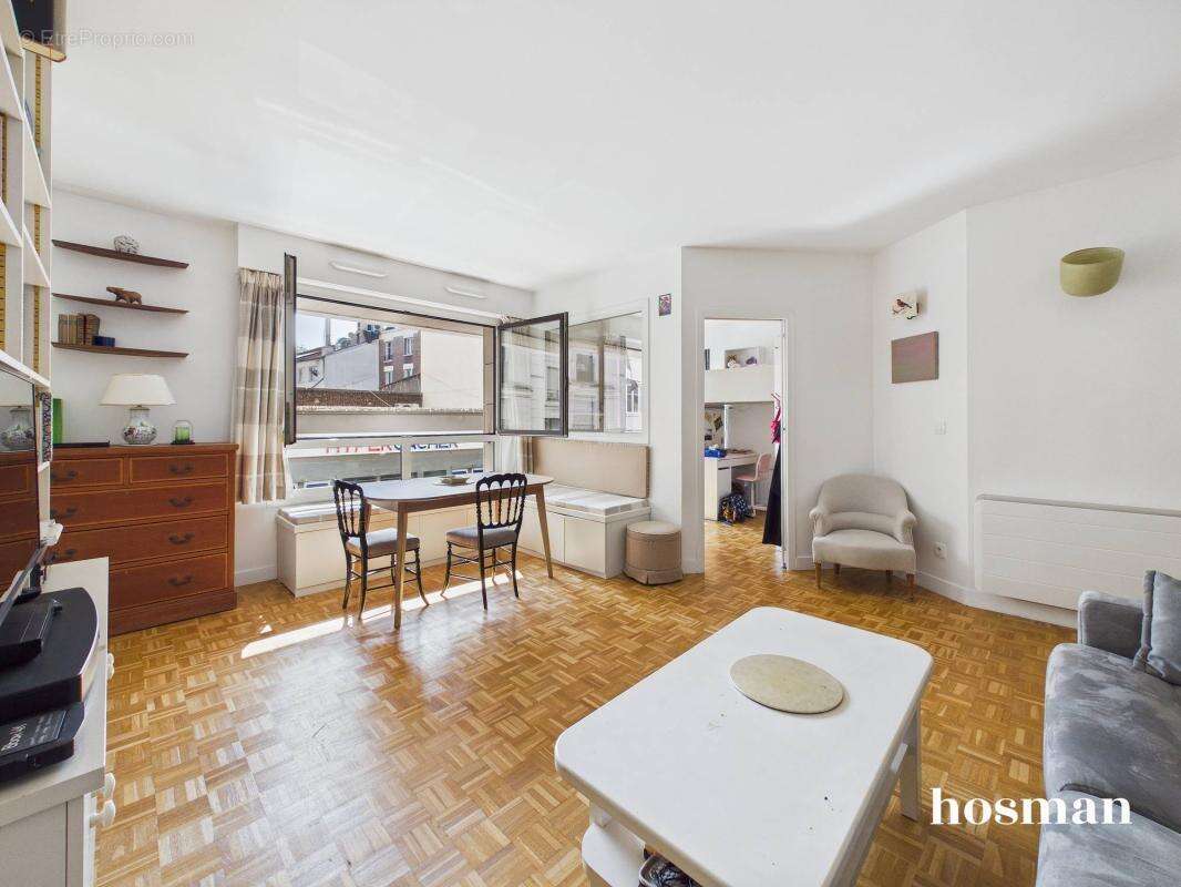 Appartement à LEVALLOIS-PERRET