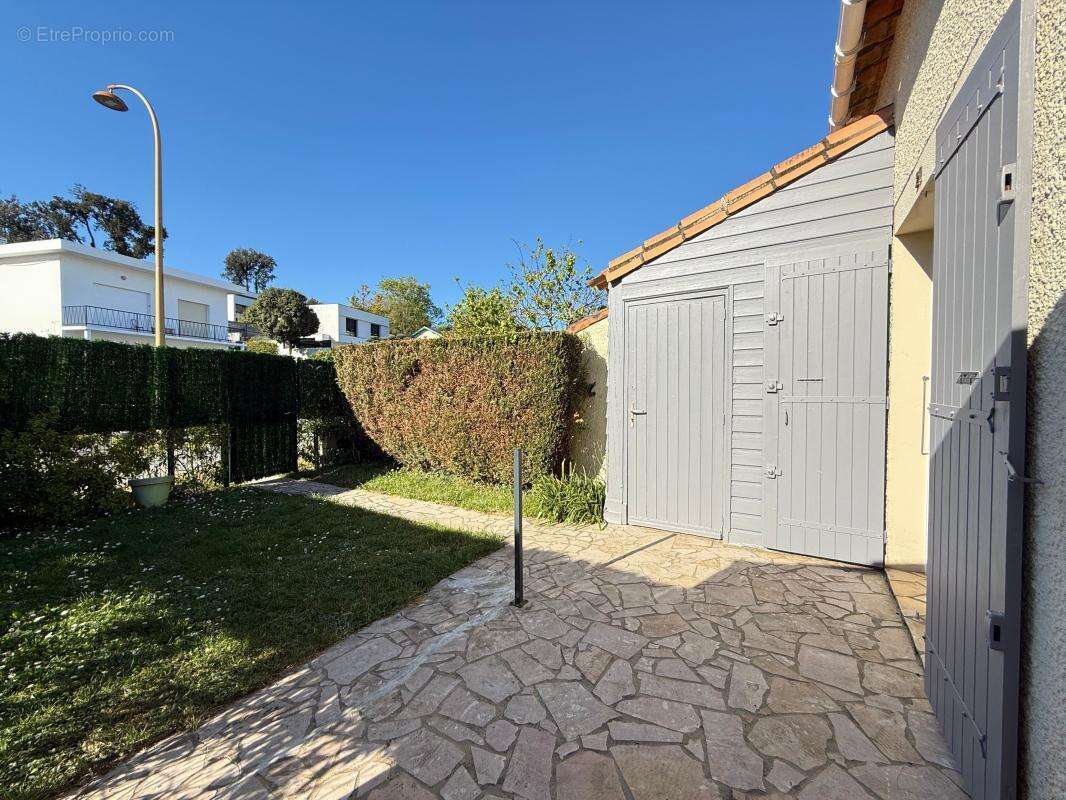 Maison à VAUX-SUR-MER