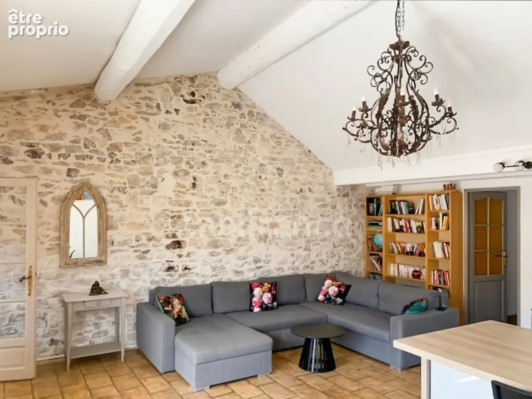 GARD (30) AIGUES−MORTES (30220) intra-muros A vendre appartement T4 ~97 m2, 4 chambres et terrasse de 8.5 m2 - photo 6