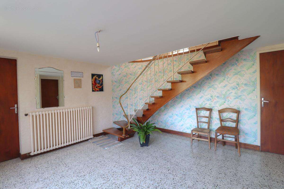 Maison à SAINTE-OUENNE