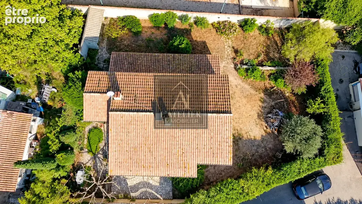 Maison de 150 m2 avec deux logements indépendants, garage et terrain de 644 m2 - photo 10