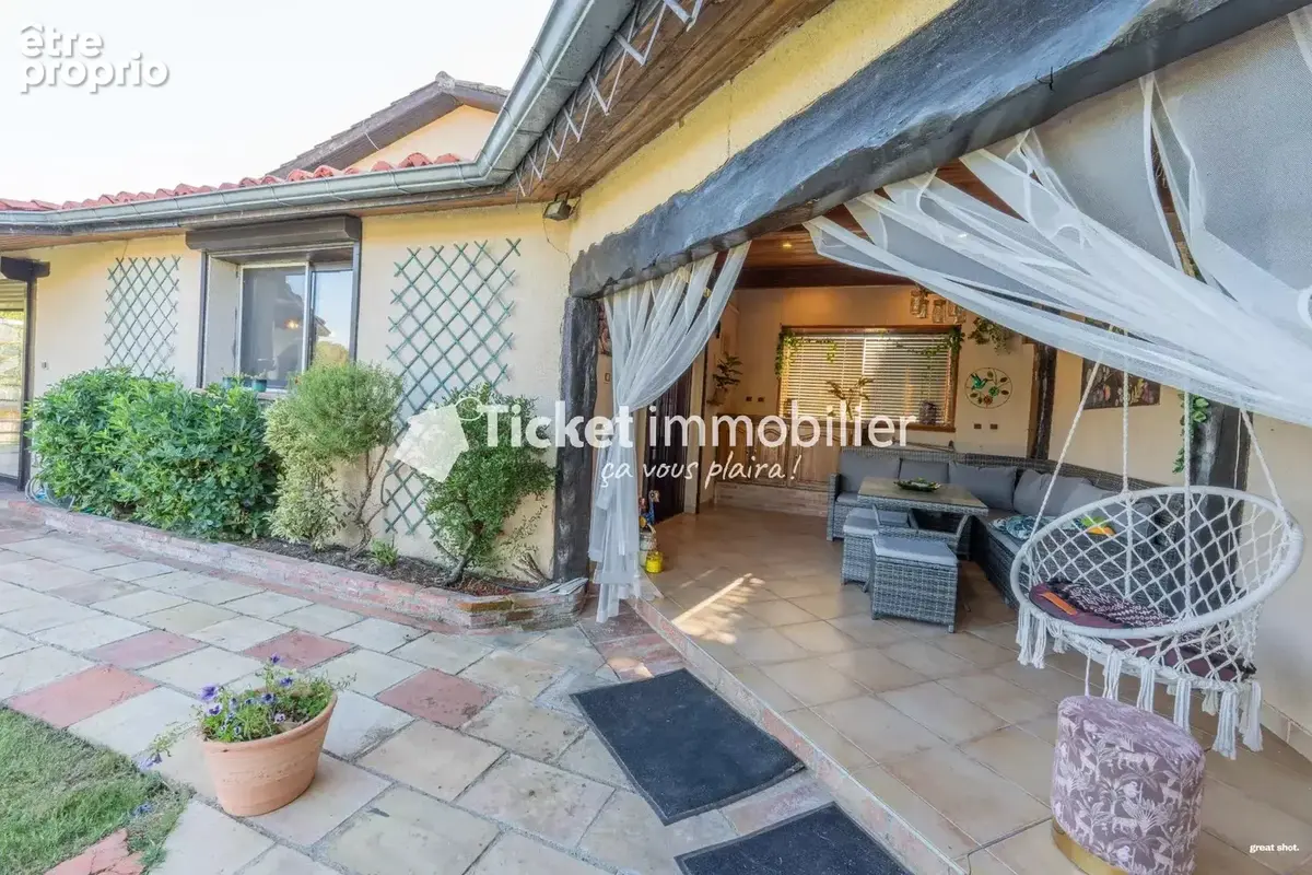 THIL - Maison T5 de 226m2 avec piscine, terrain de 9000m2 et dépendance à rénover - photo 14