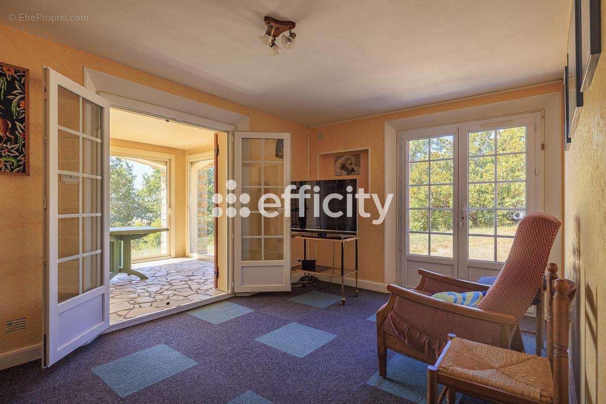 Maison 162 m² à Montpon-Menesterol  - photo 14