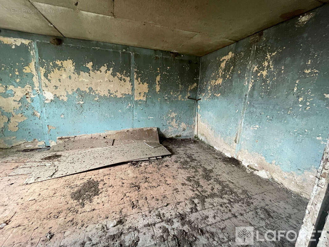 Maison à NEUILLY-LE-REAL