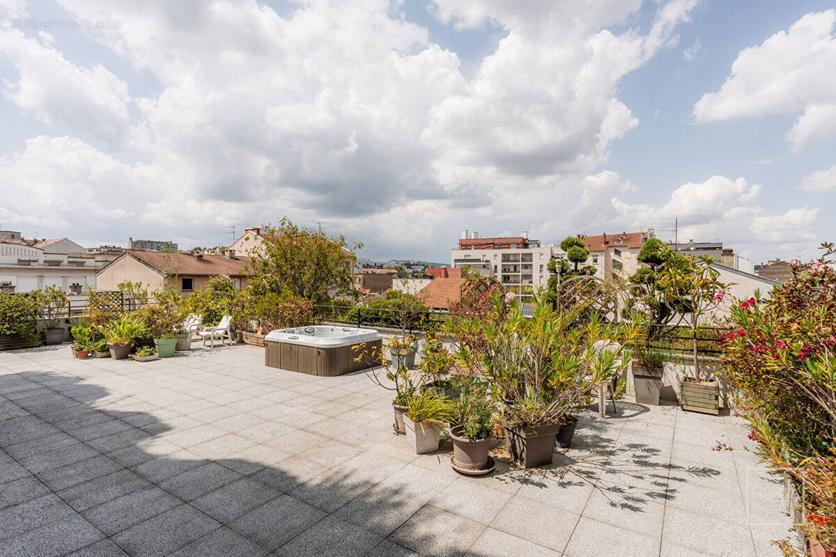 Appartement à LYON-6E
