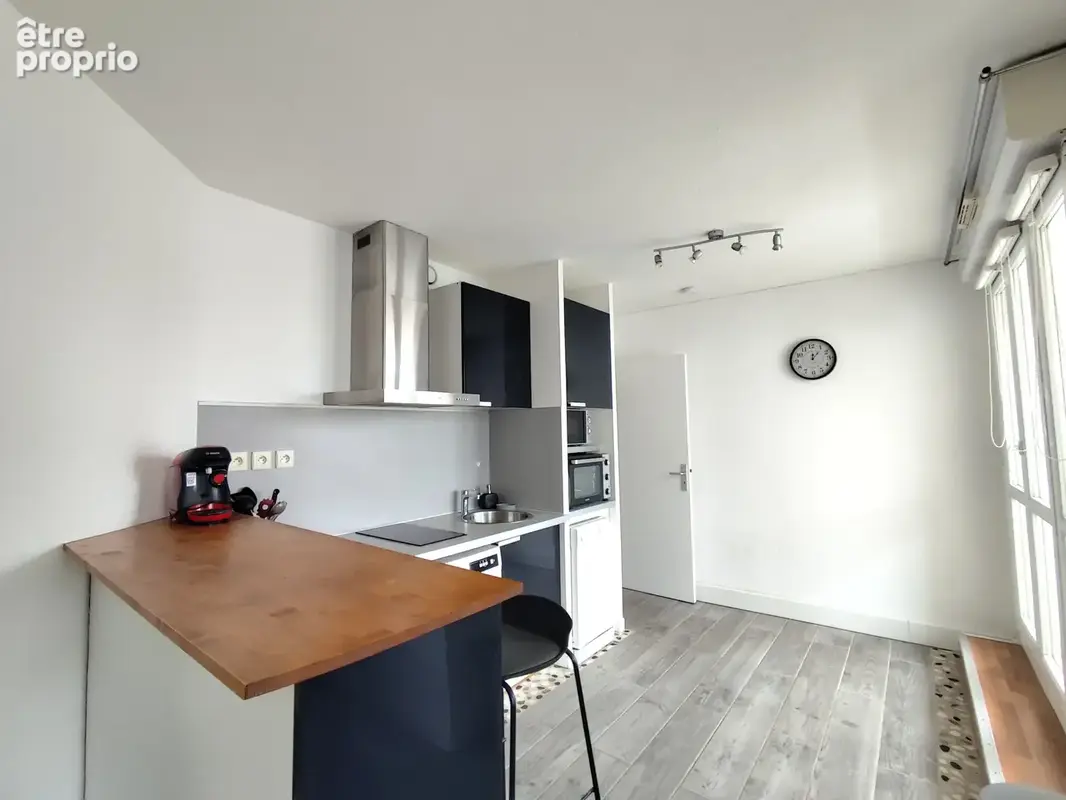 T2 cocon de 31 m2 avec Terrasse et Loggia + Place de parking souterrain sécurisée — À 10 min de la plage - photo 3