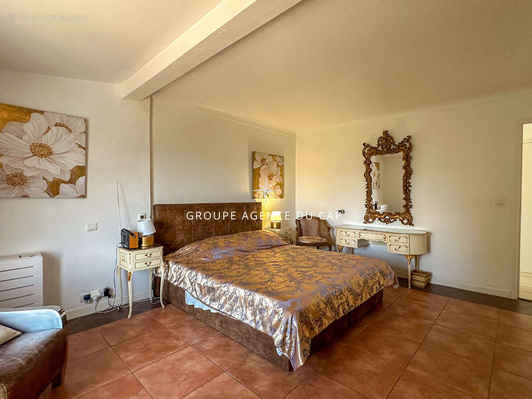 Maison à LES ISSAMBRES