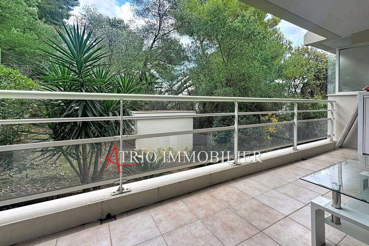 Appartement à SAINT-LAURENT-DU-VAR