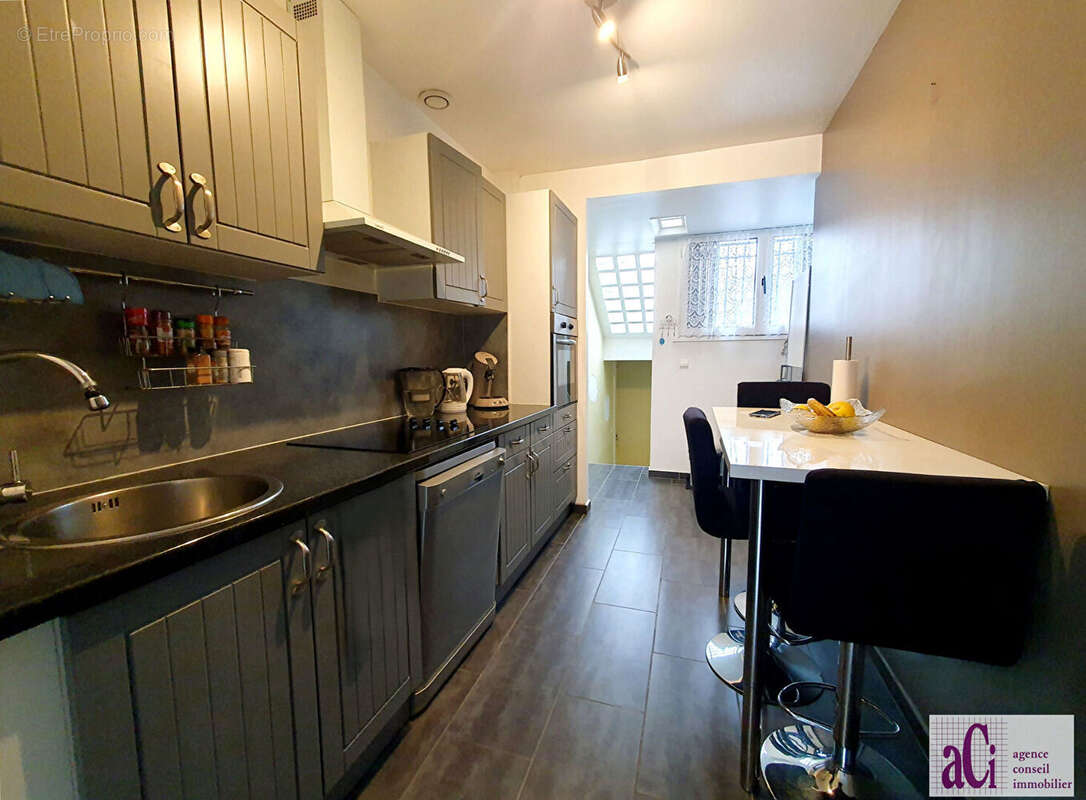 Maison à L'HAY-LES-ROSES