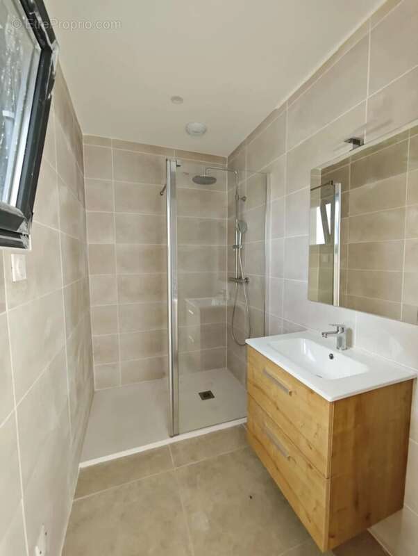 Maison neuve plain pied type 4 avec garage et piscine - photo 7