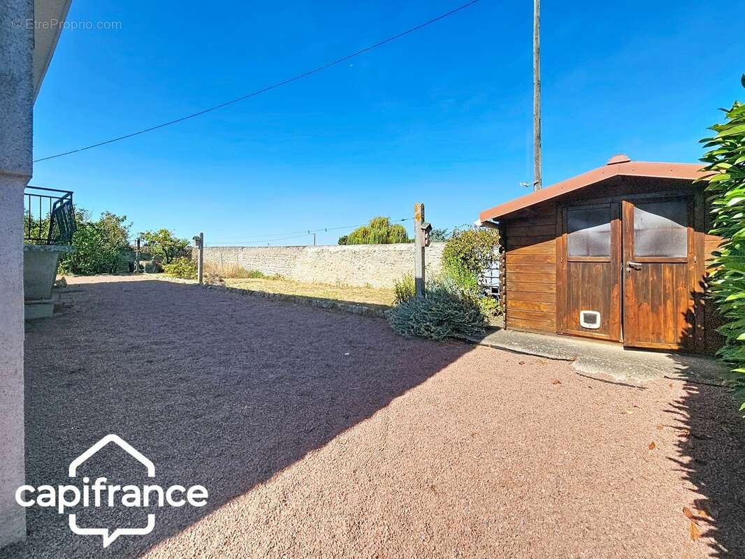 Maison sur sous-sol 121 m² – 5 chambres – terrain clos 1 305 m² – Saint-Jacques-de-Thouars, proximité immédiate de Thouars - photo 24