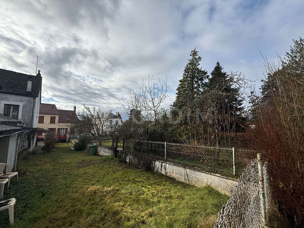 Maison à SAINT-SAUVEUR-EN-PUISAYE