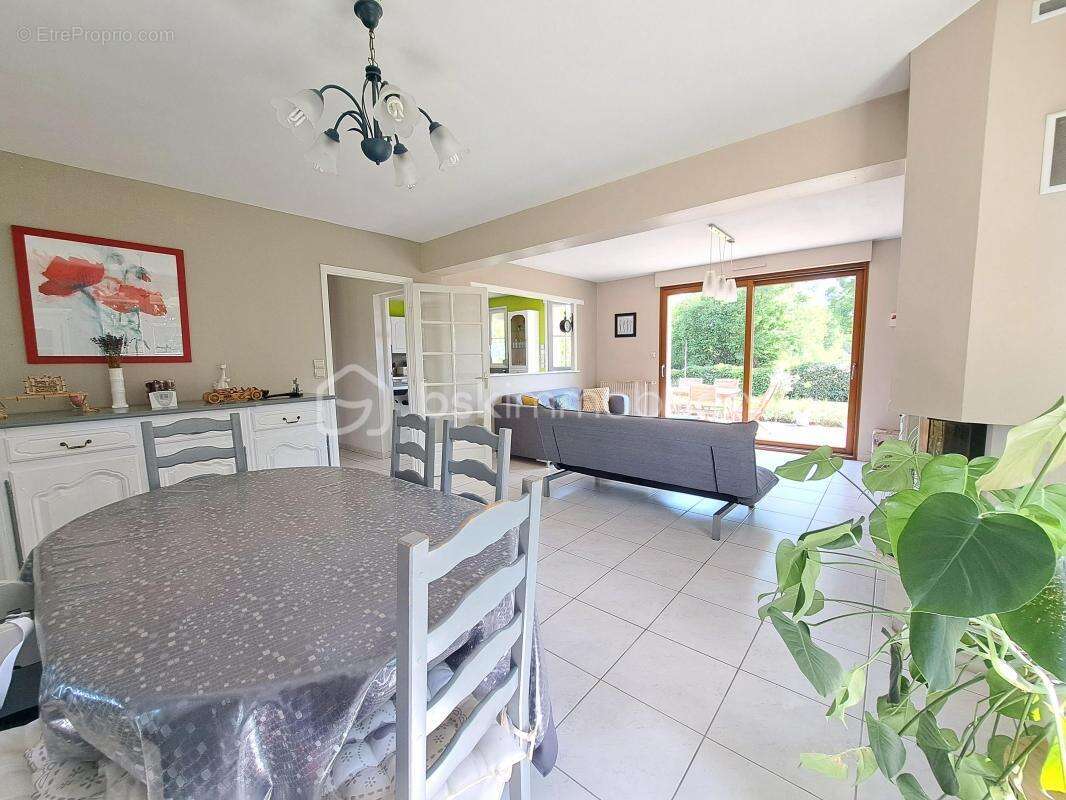 Maison à HUCHENNEVILLE