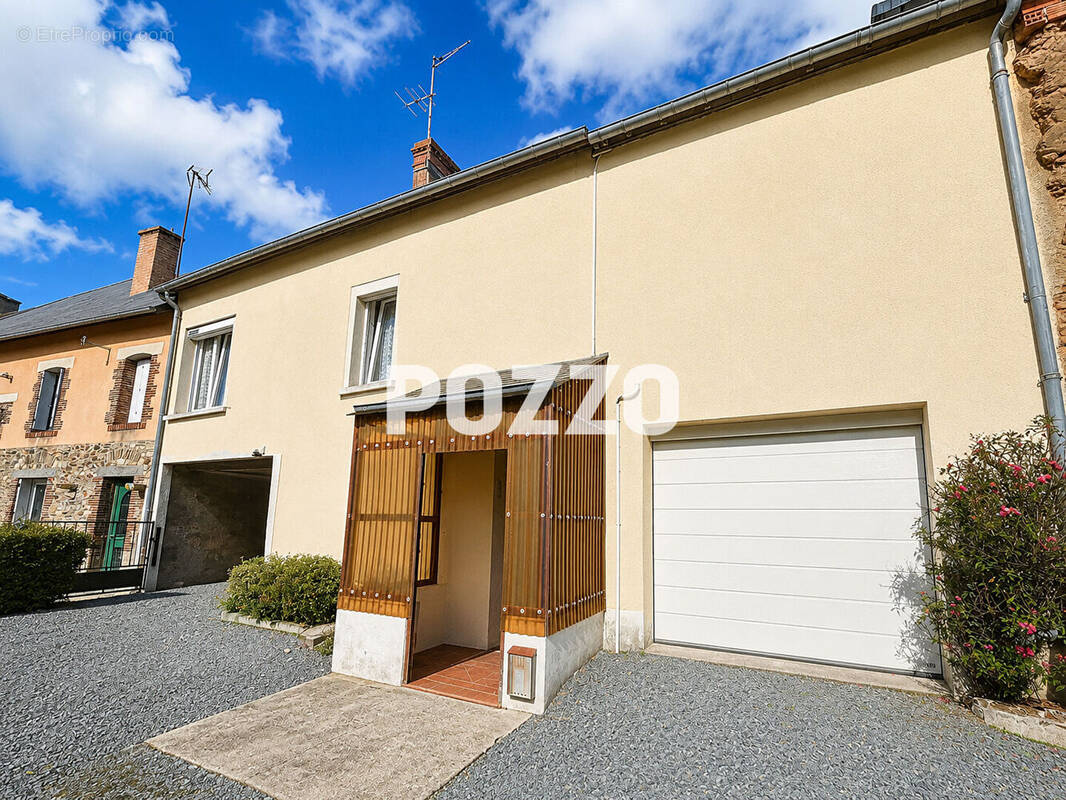 Maison à MONTREUIL-SUR-LOZON