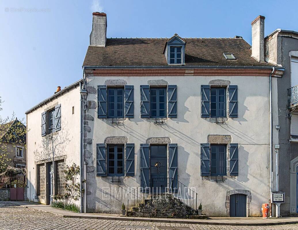 Maison à BOUSSAC