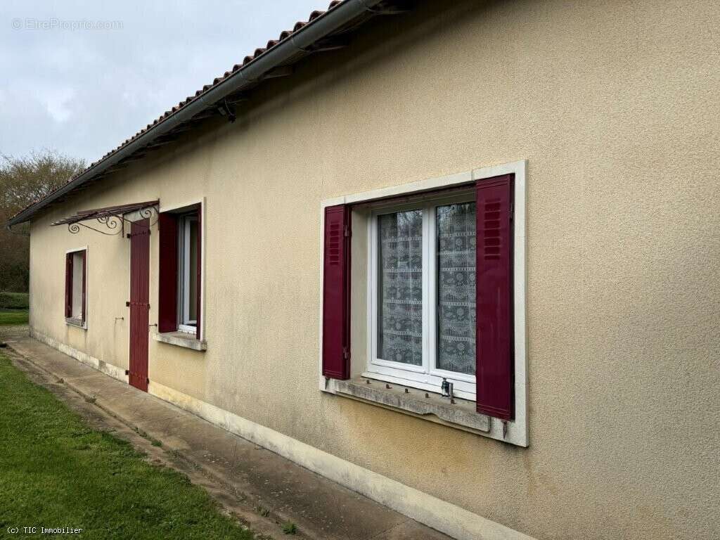Maison à SAUZE-VAUSSAIS