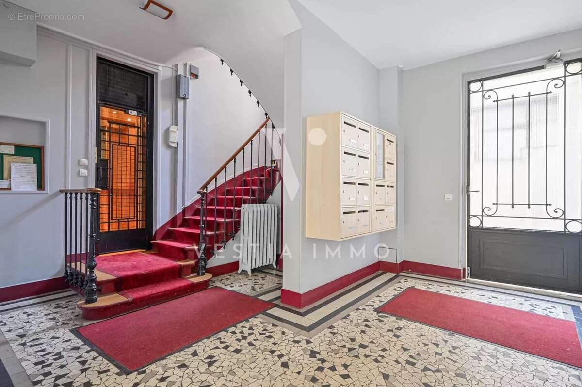 Appartement à NEUILLY-SUR-SEINE