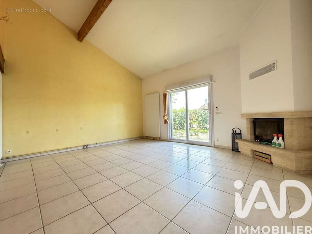 Photo 9 - Maison à VILLEREVERSURE