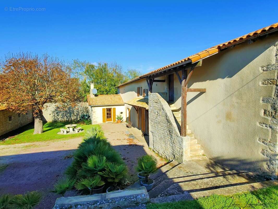 Maison à SAINT-GENARD