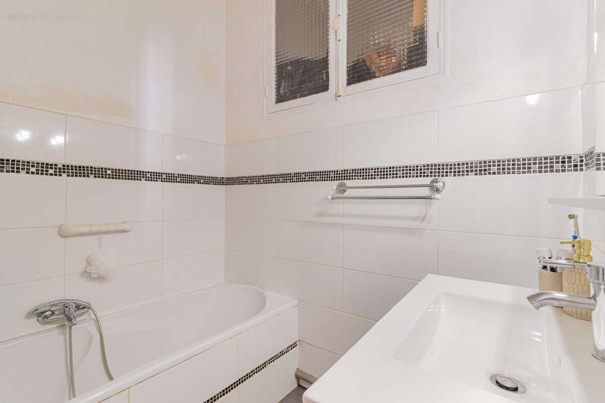 Maison 7 pièces sur 800m2 parcelle 13015 Marseille - photo 18