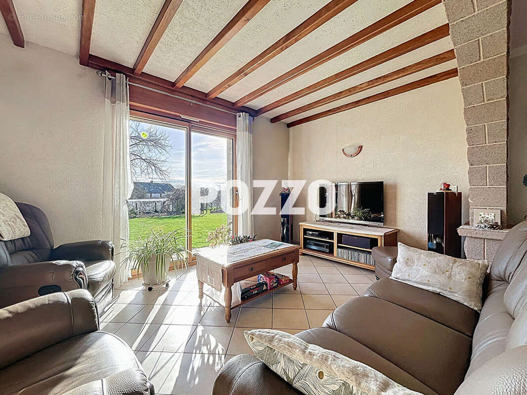 Maison à SAINT-HILAIRE-DU-HARCOUET