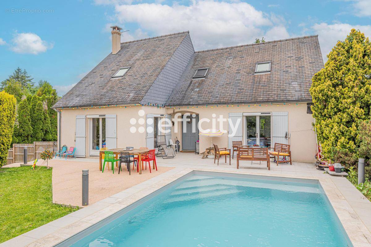 Maison à SAINT-CYR-SUR-LOIRE