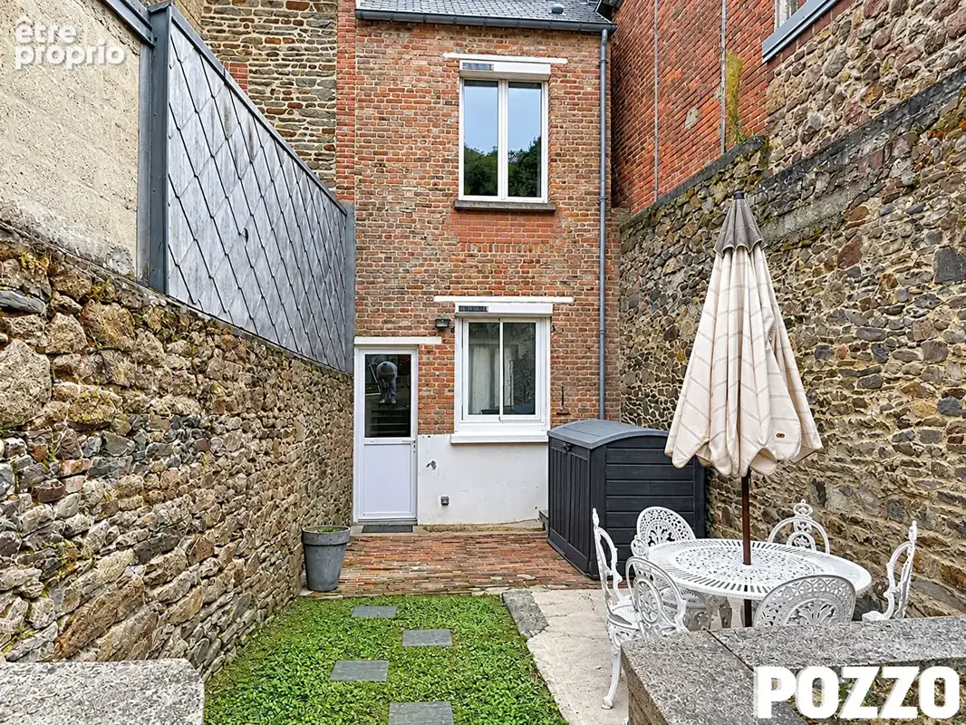 Maison de bourg en pierre entièrement rénovée, 3 chambres, terrasse, jardin, 600 m de la plage. - photo 10