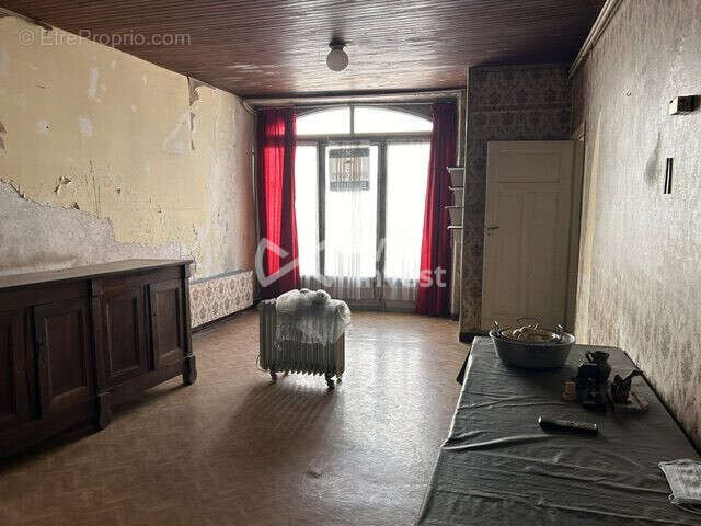 boutique /garage - Maison à LACAUNE