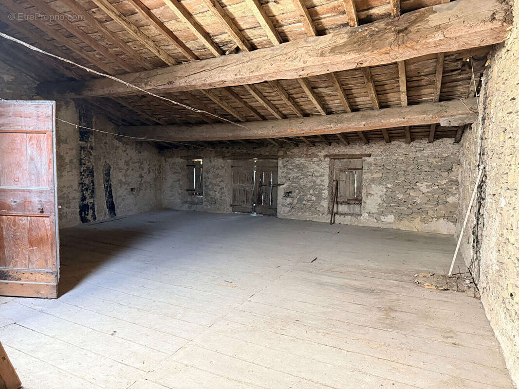 Maison à VILLEMOUSTAUSSOU