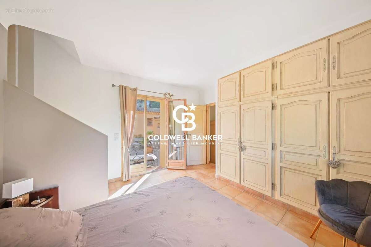 Maison à BORMES-LES-MIMOSAS