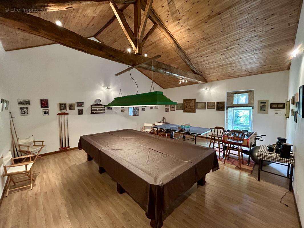 Superbe Longère en Pierre de 413 m2   6 Chambres - photo 19