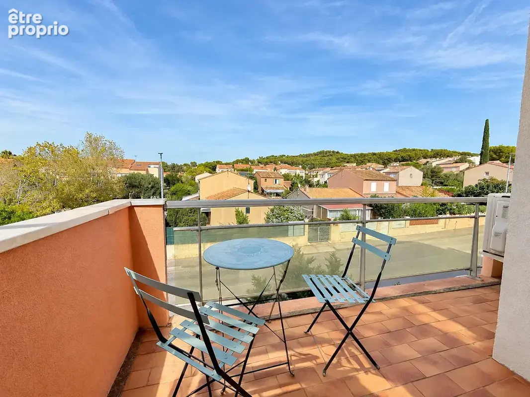 T2 avec terrasse - Pin Rolland - photo 4