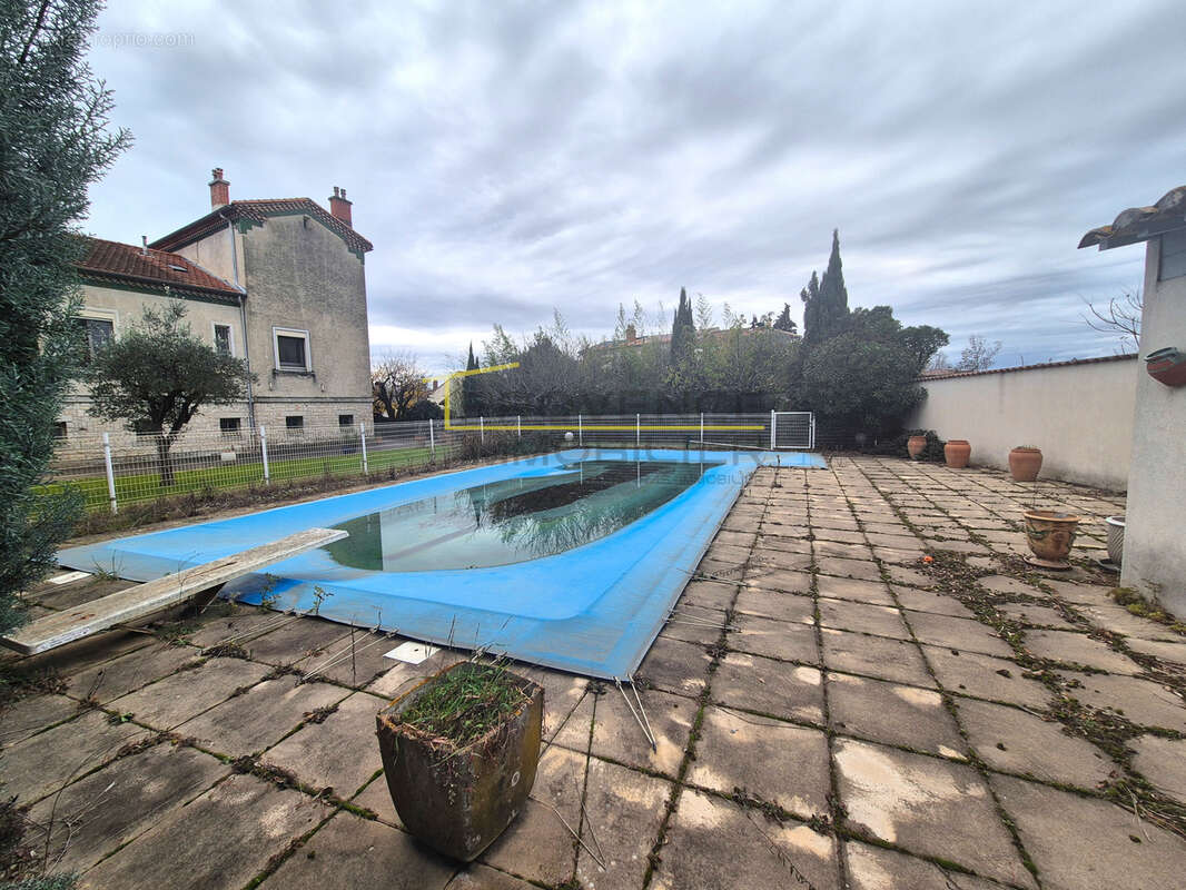 Maison à MONTELIMAR