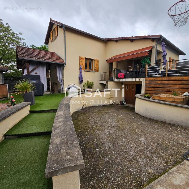 Photo 1 - Maison à CUSSET