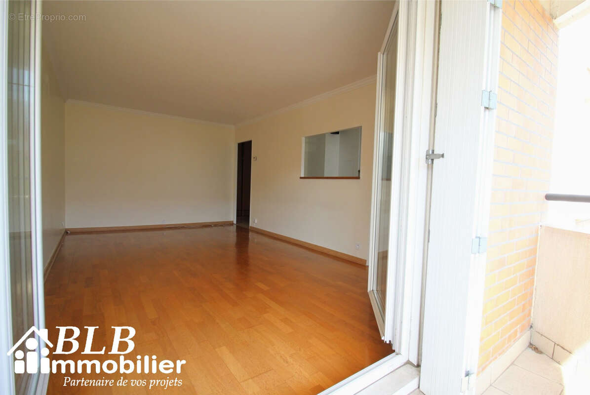 Appartement à MONTIGNY-LE-BRETONNEUX
