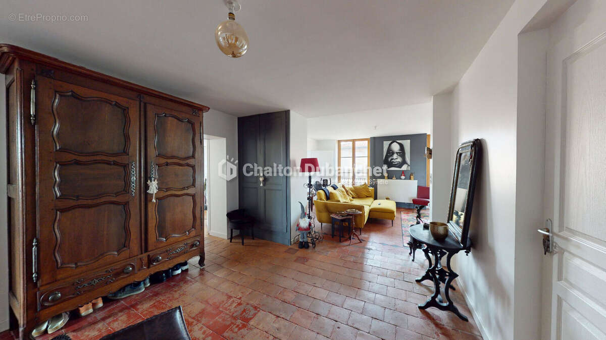 Appartement à CHARLIEU