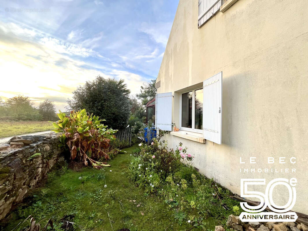 Maison à LARMOR-BADEN
