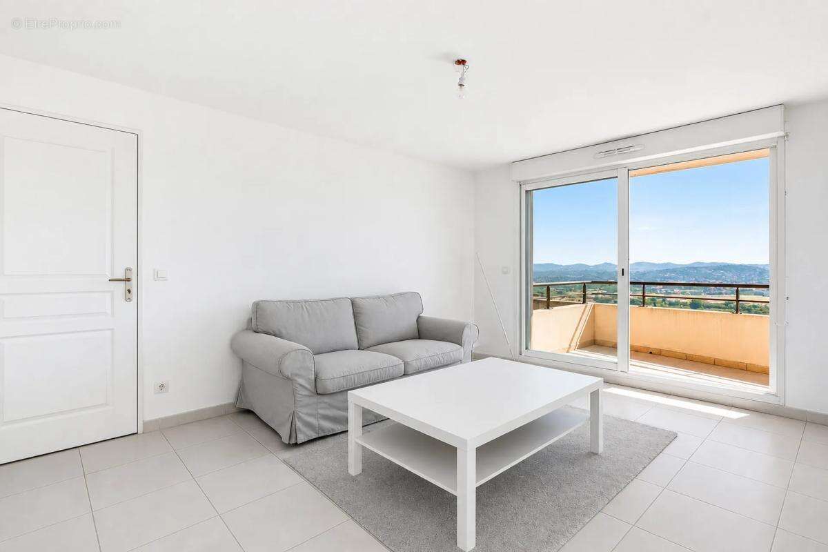 Appartement à MANDELIEU-LA-NAPOULE
