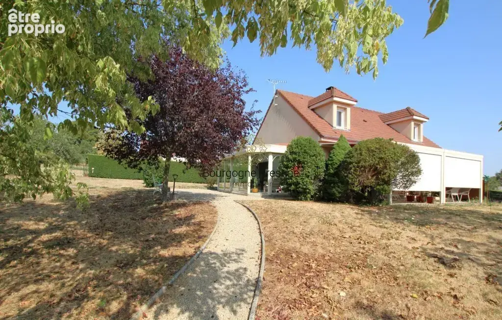 Maison à SAINT-GENGOUX-LE-NATIONAL