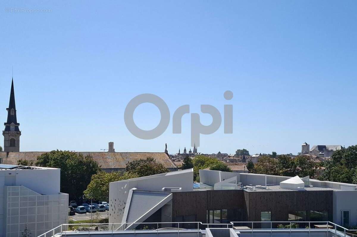 Appartement T3 70m2  Vendre Centre ville de La Rochelle - photo 2